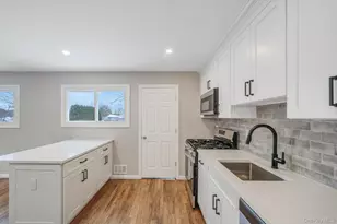 104 Harrisburg St, Bay Shore, NY 11706 - Photo 7