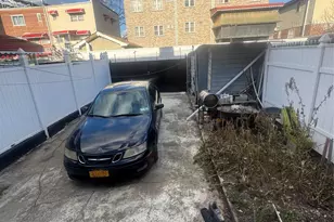 933 E 221st St, Bronx, NY 10469 - Photo 3