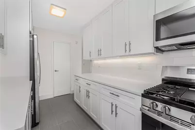 3333 Henry Hudson Parkway #9E, Bronx, NY 10463 - Photo 5