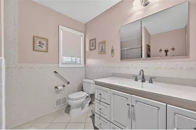 100 Birch Hill Drive, Albertson, NY 11576 - Photo 23