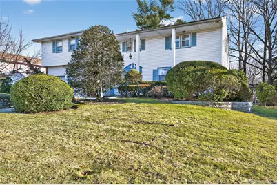 100 Birch Hill Drive, Albertson, NY 11576 - Photo 3