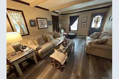 220 Larch Lane, Smithtown, NY 11787 - Photo 7