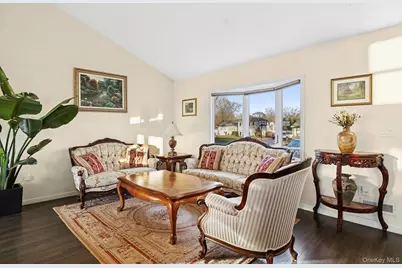 22 Niagara Lane, Commack, NY 11725 - Photo 5