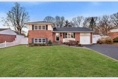 22 Niagara Lane, Commack, NY 11725 - Photo 1