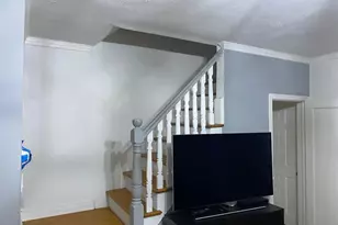 61-11 Alderton St, Rego Park, NY 11374 - Photo 9