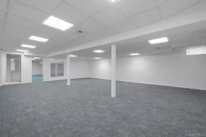 90 Rodeo Drive, Oyster Bay, NY 11791 - Photo 15