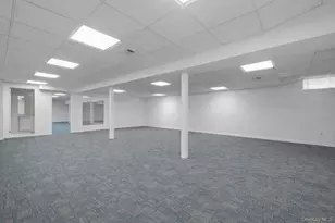 90 Rodeo Dr, Oyster Bay, NY 11791 - Photo 15