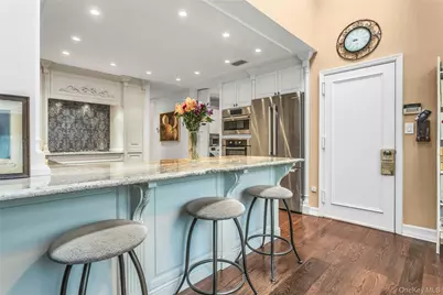 52 Hyde Court, Manhasset, NY 11030 - Photo 13