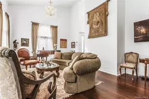 52 Hyde Ct, Manhasset, NY 11030 - Photo 7