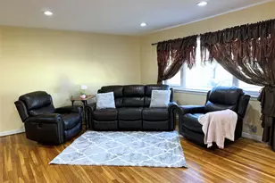 46 Falcon Dr, Hauppauge, NY 11788 - Photo 3