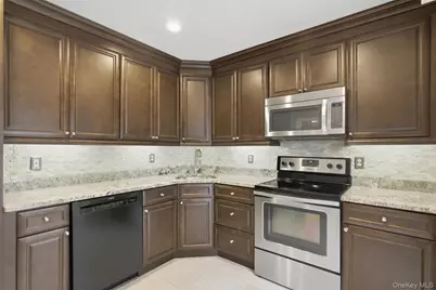 20 Yorkshire Terrace, Washingtonville, NY 10992 - Photo 11