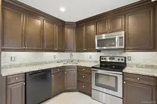 20 Yorkshire Terrace, Washingtonville, NY 10992 - Photo 11