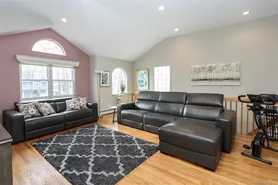 1817 Gardenia Avenue, Merrick, NY 11566 - Photo 21