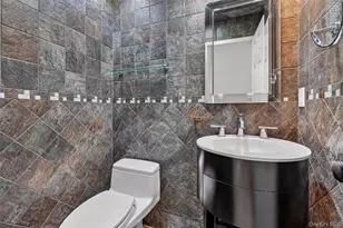 410 Pawnee Ct, Suffern, NY 10901 - Photo 9