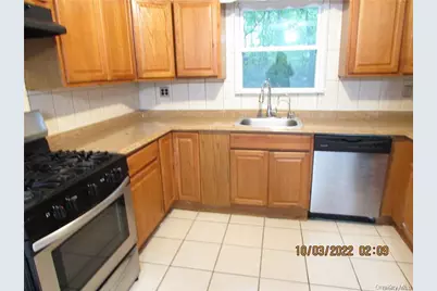 82 Laurel Place #1, Yonkers, NY 10704 - Photo 3