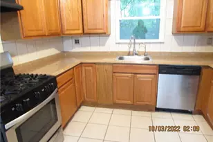 82 Laurel Pl, Yonkers, NY 10704 - Photo 3