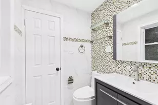 25-16 Curtis St, East Elmhurst, NY 11369 - Photo 3