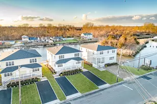 2812 Ocean Ave, Seaford, NY 11783 - Photo 25