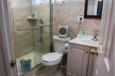 38 Lehrer Avenue, Elmont, NY 11003 - Photo 13