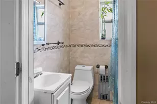 38 Lehrer Ave, Elmont, NY 11003 - Photo 21