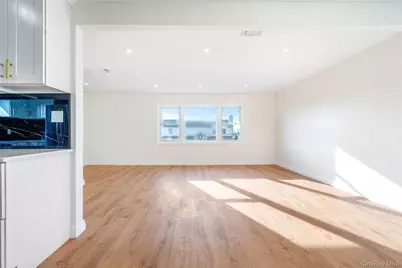 50 Mahland Place #2nd Floor, Oceanside, NY 11572 - Photo 5