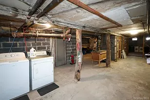 60-64 54th Pl, Maspeth, NY 11378 - Photo 37