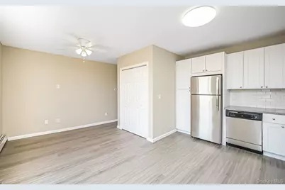 463-465 Main St #A, Islip, NY 11751 - Photo 7