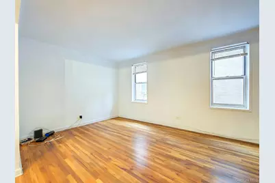 67-12 Yellowstone Boulevard #D9, Forest Hills, NY 11375 - Photo 9