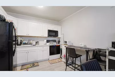 13421 233rd Street, Rosedale, NY 11422 - Photo 5