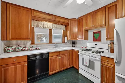 21 Innis Avenue, Newburgh, NY 12550 - Photo 7