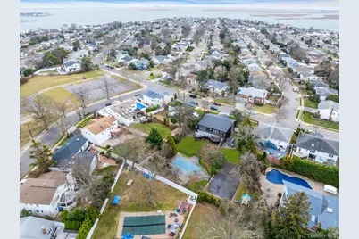 1815 Cynthia Lane, Merrick, NY 11566 - Photo 37