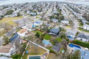 1815 Cynthia Ln, Merrick, NY 11566 - Photo 37