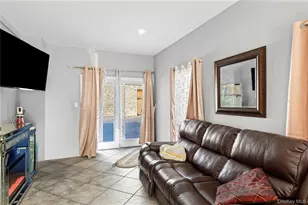 5 Joy Rd, Selden, NY 11784 - Photo 15