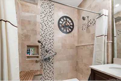 365 Trotting Lane, Westbury, NY 11590 - Photo 23