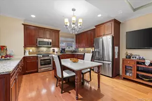 365 Trotting Ln, Westbury, NY 11590 - Photo 5