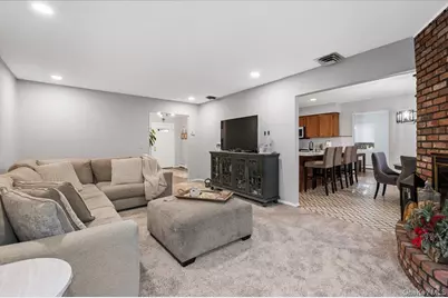 29 Joyce Lane, Woodbury, NY 11797 - Photo 15