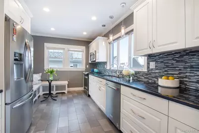 112 Aka 110 Buckingham Road, Yonkers, NY 10701 - Photo 5