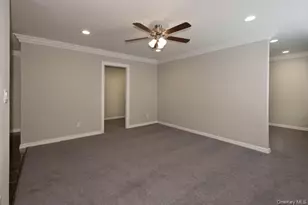 303-3 Robinson Ave, Patchogue, NY 11772 - Photo 7