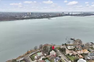 6 Westmoreland Pl, Douglaston, NY 11363 - Photo 31