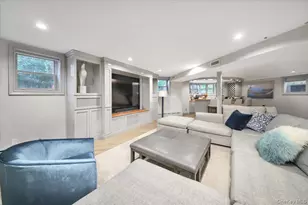 6 Westmoreland Pl, Douglaston, NY 11363 - Photo 23