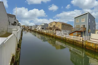 138 Beach Avenue, Bellmore, NY 11710 - Photo 17