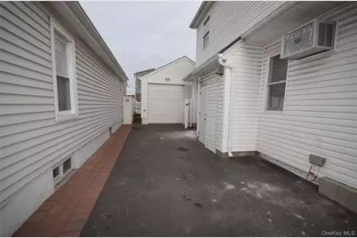 138 Beach Avenue, Bellmore, NY 11710 - Photo 15