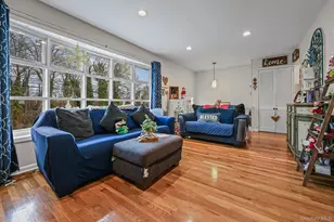 149 Crestwood Blvd, Farmingdale, NY 11735 - Photo 7