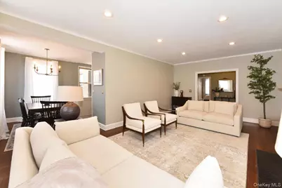 8 Barstow #6-D, Great Neck, NY 11021 - Photo 13