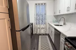 530 Dubois Ave, Valley Stream, NY 11581 - Photo 13