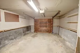 81 Hausch Blvd, Roosevelt, NY 11575 - Photo 23