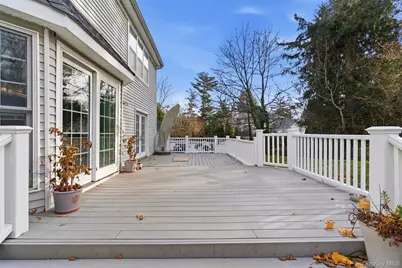 22 Knott Drive, Glen Cove, NY 11542 - Photo 29