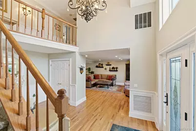 22 Knott Drive, Glen Cove, NY 11542 - Photo 9