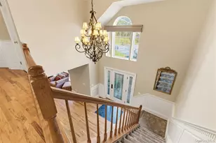 22 Knott Dr, Glen Cove, NY 11542 - Photo 15