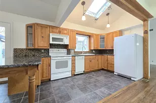 27 Forest Trail, Ridge, NY 11961 - Photo 7